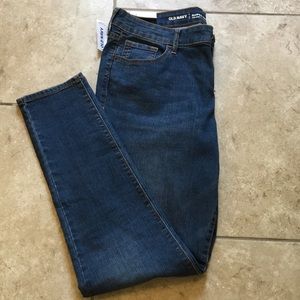 Brand new with tags!! Old Navy Super Skinny Jeans